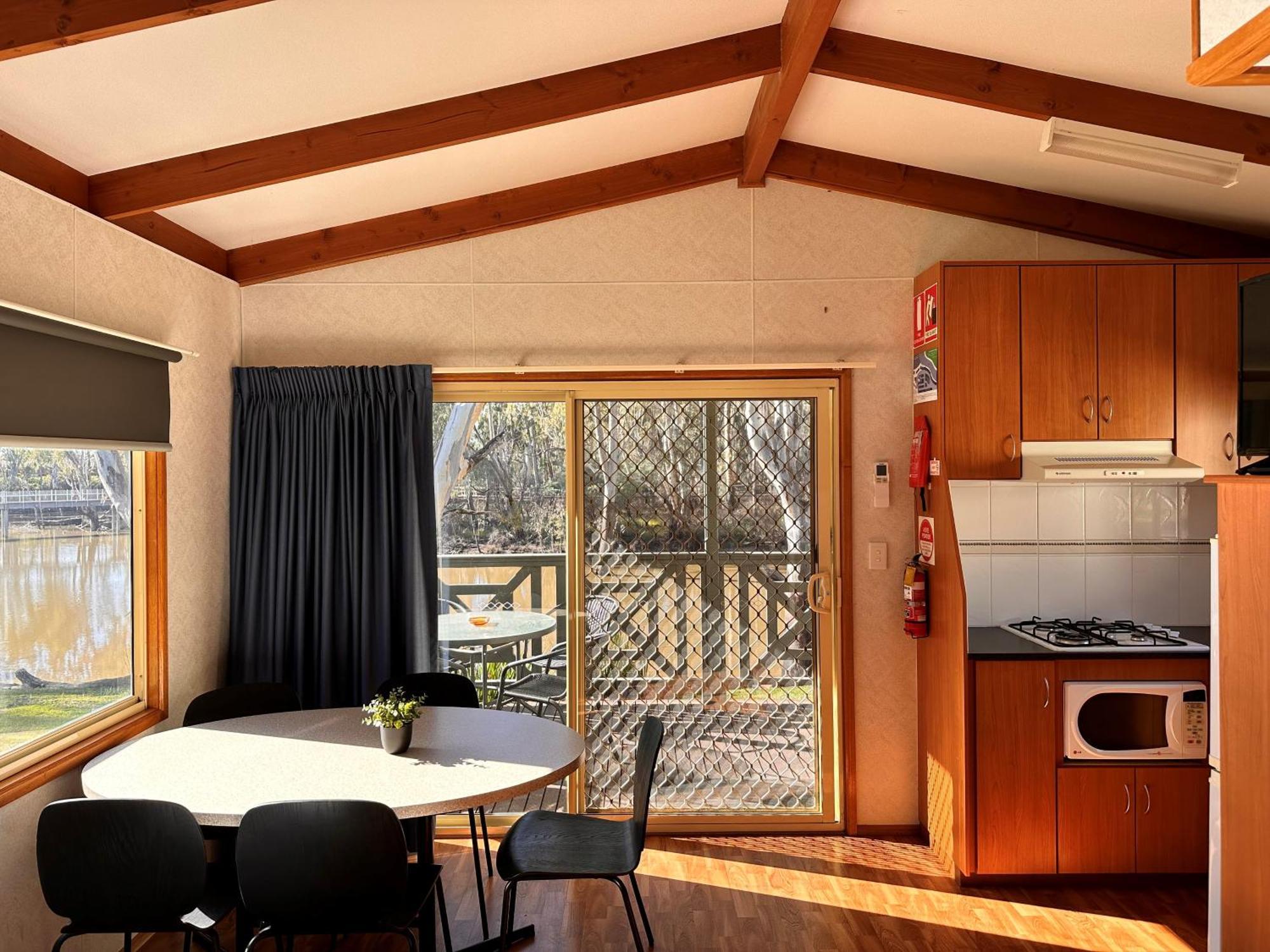 Moama Riverside Holiday Park Esterno foto